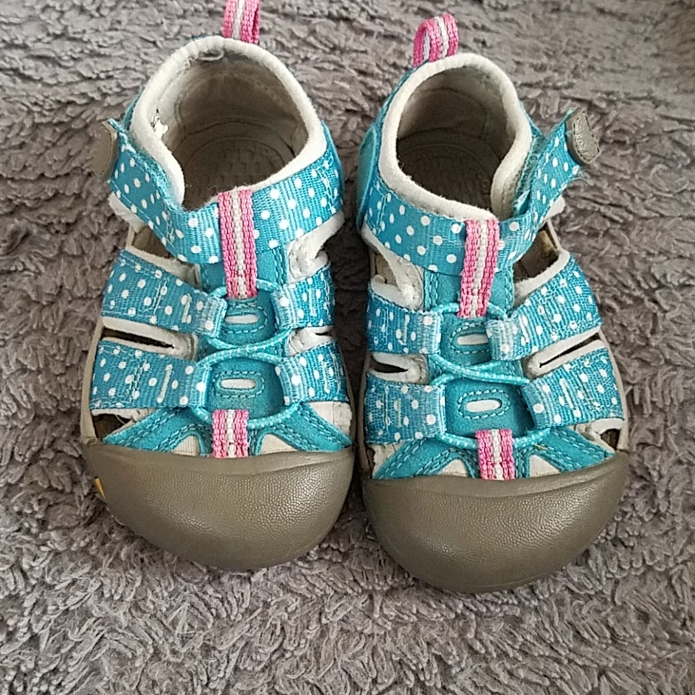Toddler girl KEEN teal polka dot sz.7